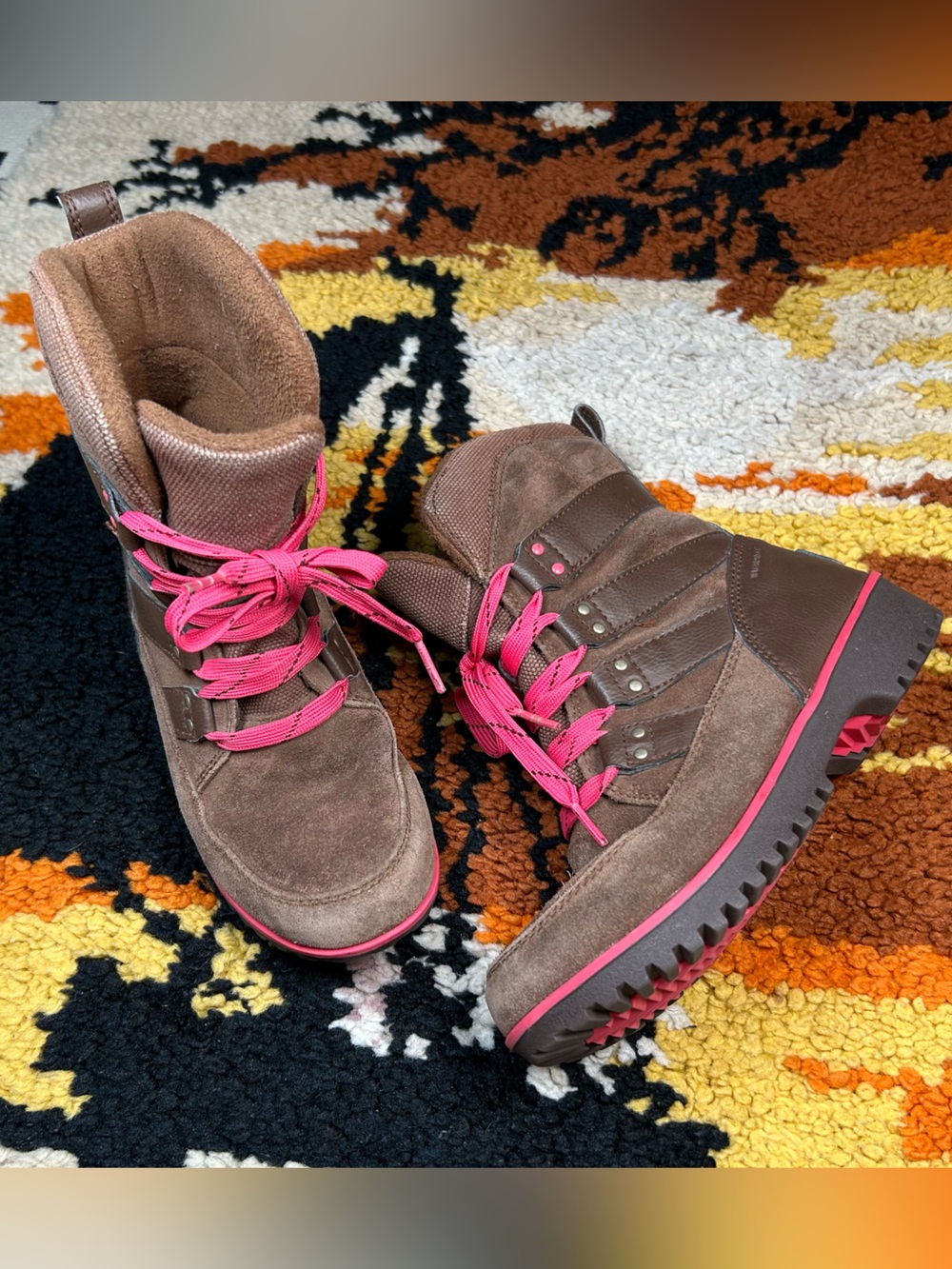 SOREL, Meadow lace up waterproof boots!!